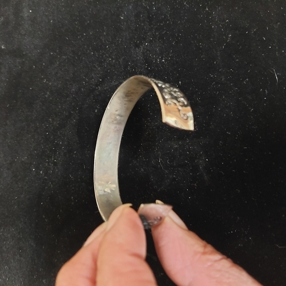 Unisex. Silver-tone Embossed Half Cuff Bracelet - Picture 2 of 5